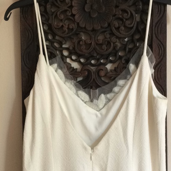 Dress. - Picture 4 of 7